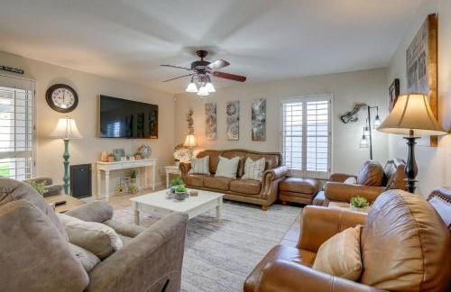 1 Mi to Surprise Stadium! Home with Patio and Hot Tub - Foto 4