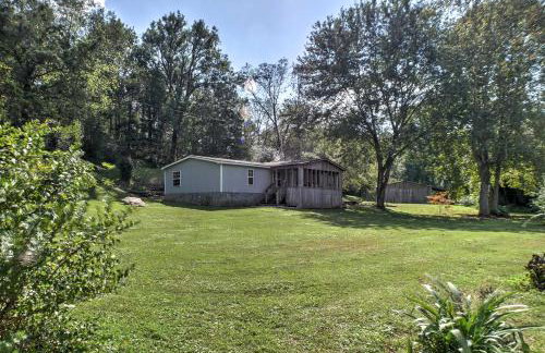 Ooltewah Cabin with Grill, Pool Table and Porch! - Foto 24