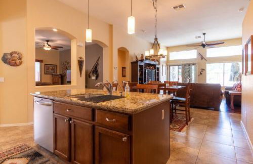 Oasis Villa With Pool, Putting Green & Pool Table - Photo 18