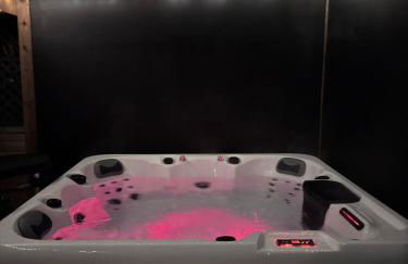 Sun Set House With Hot Tub - Photo 49