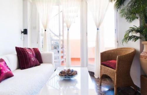 Penthouse with Private Roof terrace and jacuzzi - Photo 23