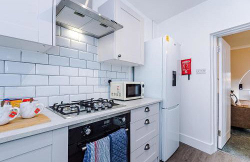 Oxford House by YourStays - Cosy Home in the Suburb of May Bank - Foto 18