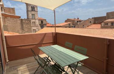 Duplex pour 2 à 6 personnes avec terrasse en plein cœur de la citadelle de Bonifacio - Foto 1