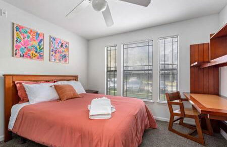 2 MI to USF + Long Term Stays allowed + Gym + Pool - Foto 26