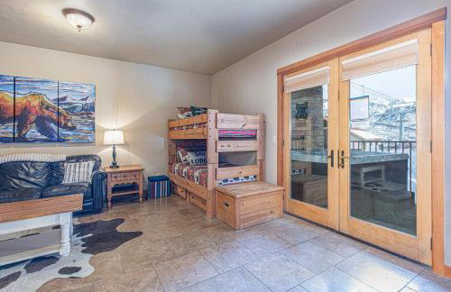 HotTub-Elkpoint-True Ski In Ski Out Family &Pet Friendly - Photo 38