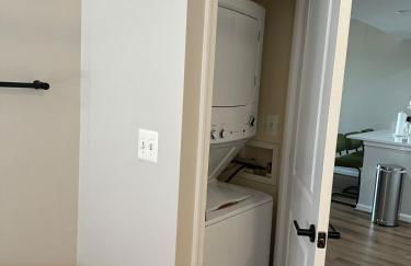 Beautiful Arlington Apartment with Pool & Parking! - Foto 17