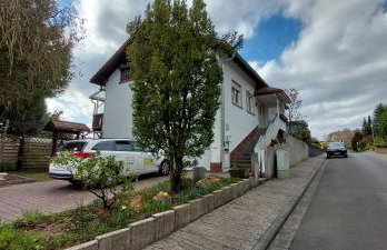 Tolle Untergeschoss-Wohnung für bis zu 5 Personen mit großem Garten und Terrasse - Photo 12