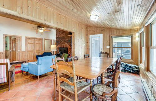 Waterfront North Hero Home with Screened Porch - Foto 7