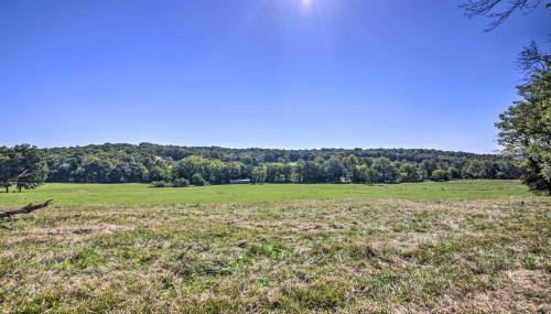 Peaceful Guest Home with Patio on 152-Acre Farm - Foto 3