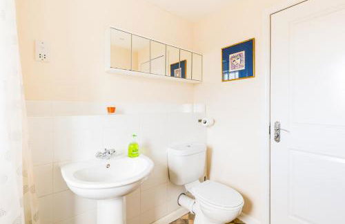 6 bed house with free secure parking & 3 bathrooms - Photo 19