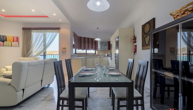 Seafront 2 Bedroom Apartment Overlooking Bay - Foto 3, Habitación