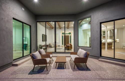 Mountain views swimming a private escape at Sonoran Serenity - Foto 37