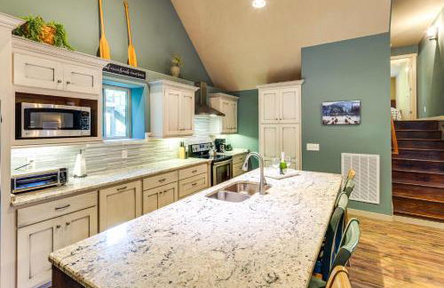 Walk to Marina Center Hill Lake Home with Hot Tub - Foto 8