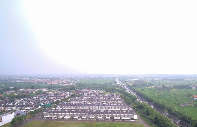 Comfy Studio Loft Connected To Mall At Icon Gresik Apartment - Foto 15