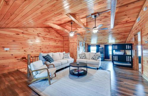 Private Hot Tub, Arcade Game Bee Spring Cabin - Foto 16