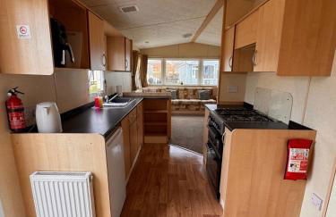 3 Bed Caravan - Sleeps 8 - Pet Friendly, Parking - Foto 45