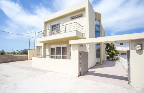 EVA's House - Photo 1