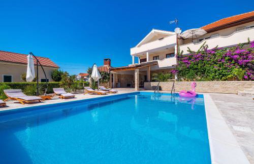 Merita Apartments with Pool - Photo 3