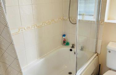 Homely & Stylish 2 Bedroom 6 Guests Parking Wi-Fi - Foto 34
