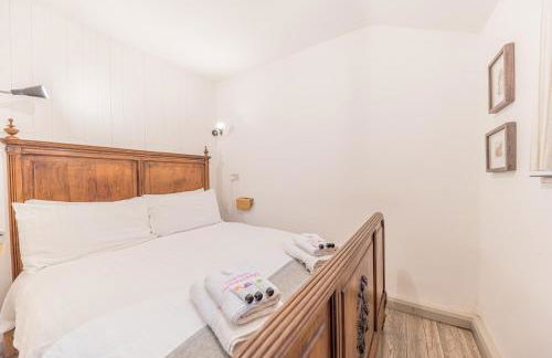 Romantic getaway, little two bed, two bath barn conversion with amazing views and parking - Foto 6