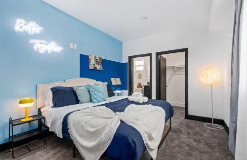 Spacious Luxury Villas in the heart of LA! Free parking and Jacuzzi - Photo 5