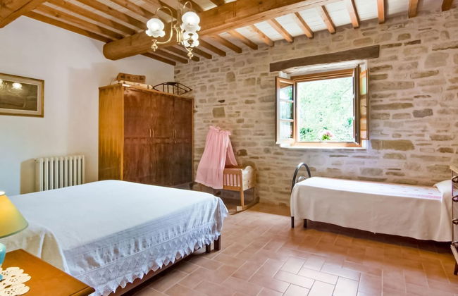 Holiday Home in Citta di Castello With Pool - Photo 3