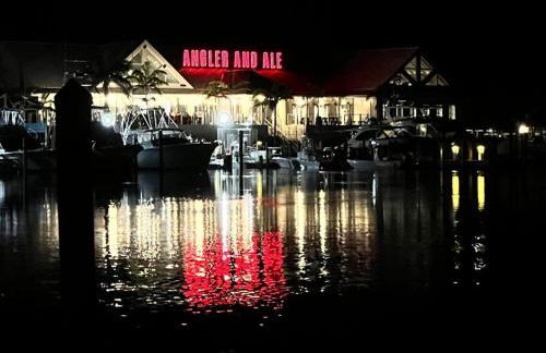 Beach House Getaway - 2 & 2-5 Villa - OS Slip-Ramp-Pkg - Photo 33