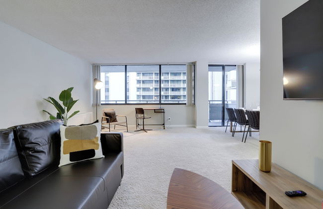 Modern Apt Near Airport & Metro - Photo 1