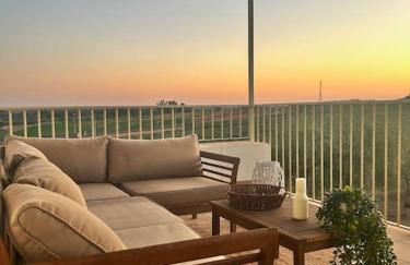 Casa Caraza. Un olivar con vistas al castillo de Juego de Tronos - Foto 1