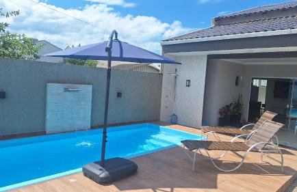 Mar Doce Lar Casa na praia de guaratuba com piscina e ar condicionado - Foto 2