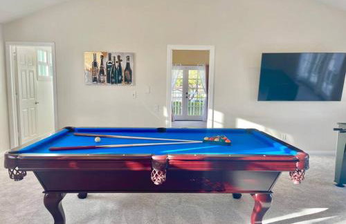 New Charming Spacious Disneyland Pool Home - Photo 59