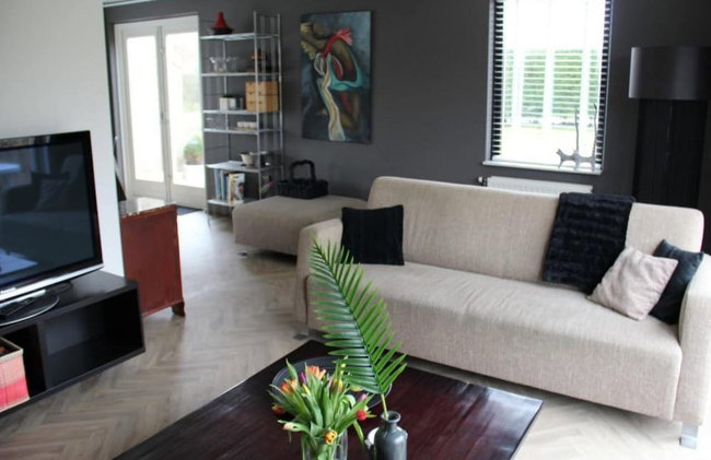 Appealing Bungalow With Garden - Photo 34