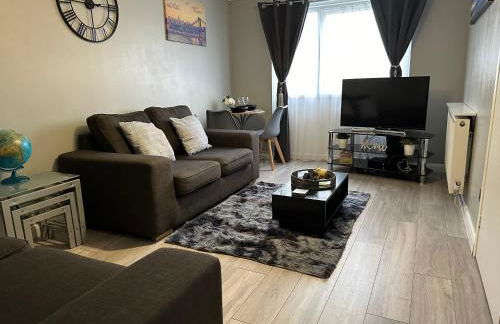 Modern Cosy Warm Home With Free Parking - Foto 1
