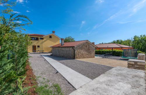 Villa Biba, a seaside hideaway with a pool - Foto 33