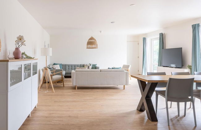 Luxurious 20-person Apartment on Ameland - Photo 25