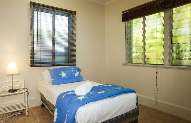 Picnic Bay Apartments Unit 1 - Photo 2