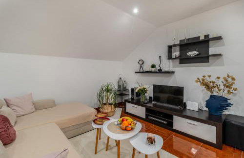 Aura Apartment - Photo 12