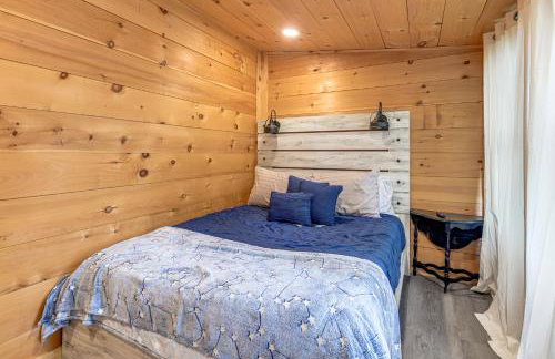 Glamping Getaway at Lake Carmi Cabin! - Foto 15