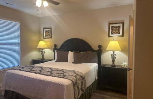 Pool view, 10 miles to Disney World, washer, dryer, kitchen, Wifi, two pools, ground level - Foto 30