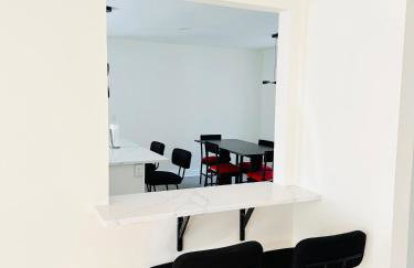 Comfortable 4-BR Family Home with Ample Parking - Foto 14