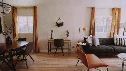 The White House, A Unique ABQ Stay in Central Location near Uptown - Foto 5