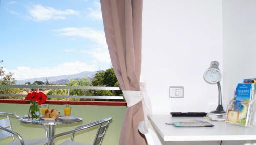 Edificio Las Marañuelas, Puerto La Cruz, Islas Canarias Tenerife - Foto 4