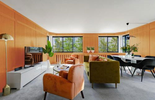 Divine Views from a Breathtaking LuxXe City Penthouse for a Gracious Life Style - Photo 25