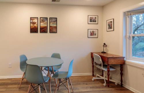 Bright, Spacious Home with Private Deck - Foto 2