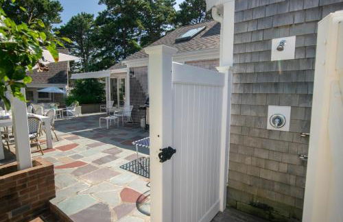 Designed for vacation Easy 0 3 mi walk to Grey Neck Beach - Photo 23