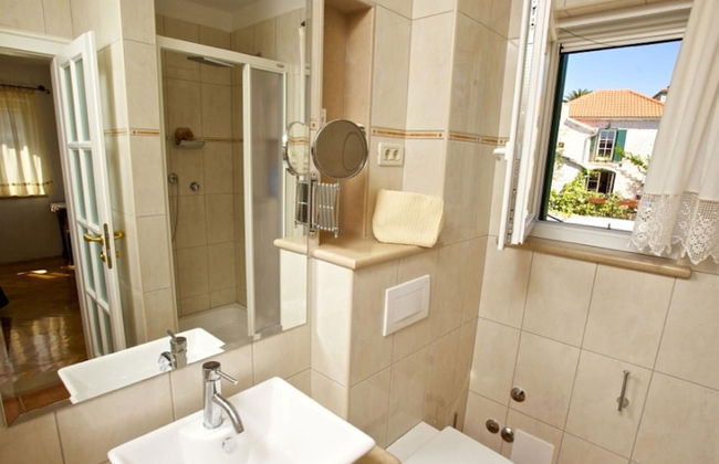 Adorable Villa With Swimming Pool and sea View - Foto 19