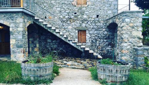 Stephania's Stone House - Photo 3, Garden