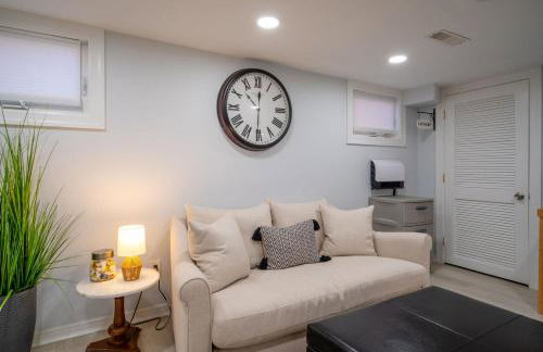 3Bed 2Bath Luxury Lake House on Myers Bay Private Pier Beach Firepit and Deck - Foto 53