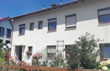 GästeZimmer im Altbau Dachgeschoss mit kleinem Bad WLAN, TV und Parkplatz - Foto 20