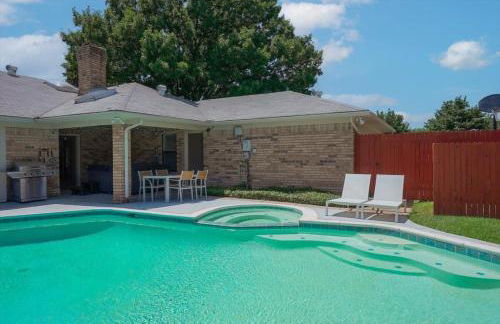 Vibrant Spacious Home w Private Pool and Jacuzzi - Foto 43